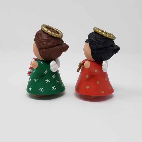 Hallmark Seasonings Greetings Salt Pepper Christmas Holiday Shaker - Picture 4 of 8